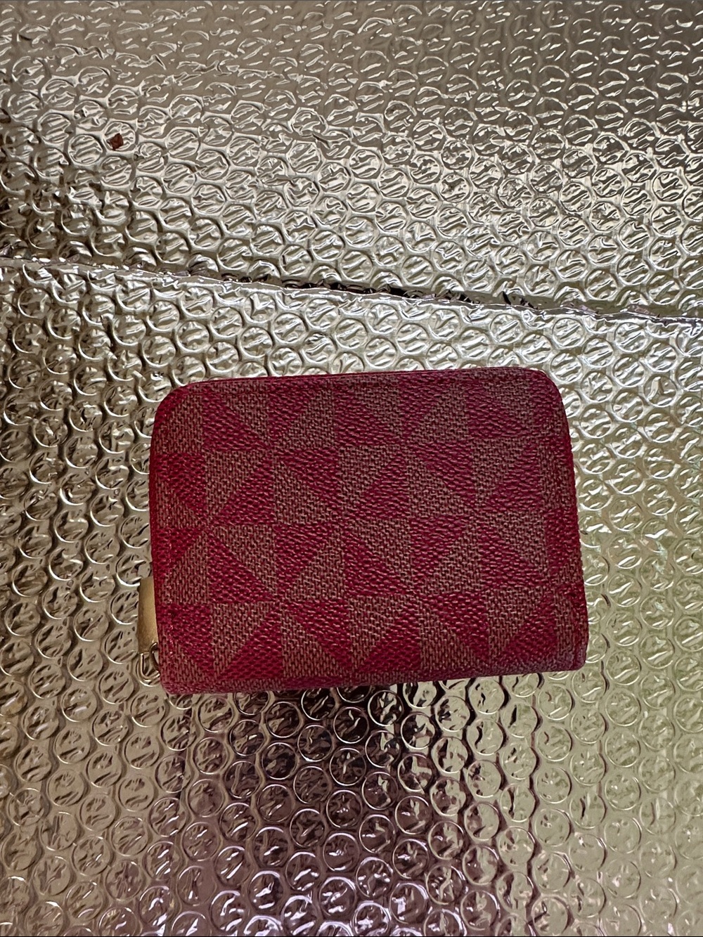 Geometric Pattern Zip Wallet in Burgundy